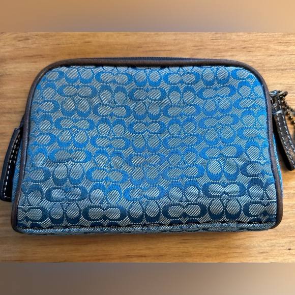 Coach Signature Small Zipper Fabric Pouch Coin Purse 
Cosmetic Pouch - Picture 4 of 10